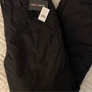 NWT WOMEN’S OUTDOOR GEAR SNOW PANTS IN BLACK SZ XL